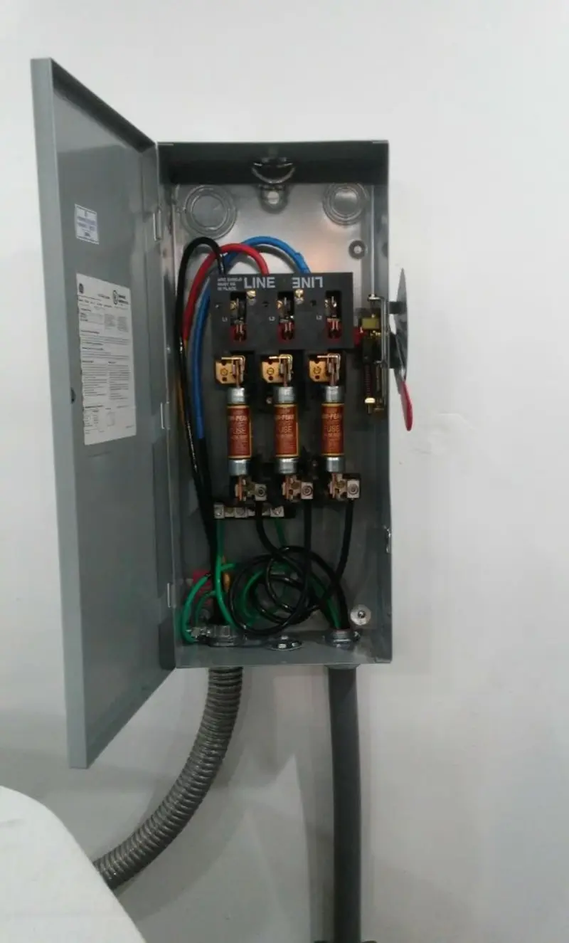 Three-phase disconnect switch installed for Smoke Detector Installation in Grand Prairie